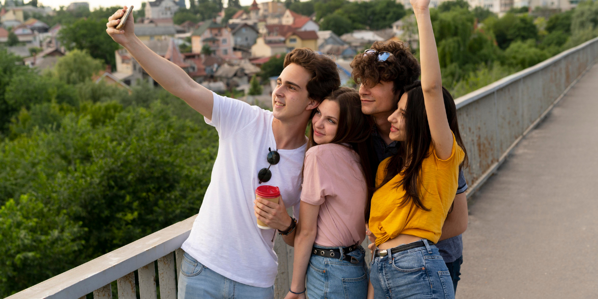 Viajar con amigos o familia a CDMX: cómo hospedarte cómodo y sin gastar de más.